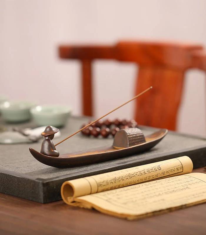 700_800船4 Fisherman Incense Holder - Image 4