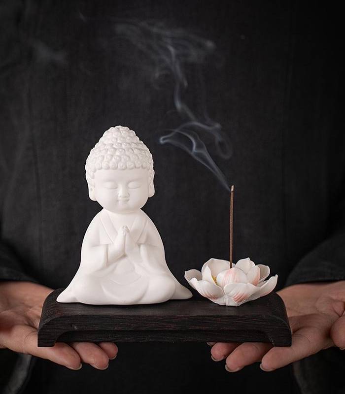 主图700800 Ceramic Buddha Incense Holder with Lotus & Wooden Base - Image 1