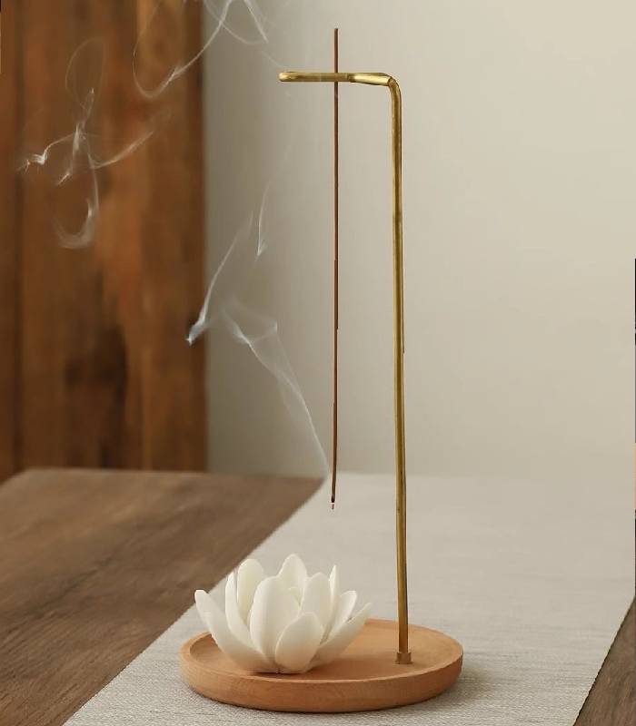 倒插700800主图 Dual-Use Brass Hanging Incense Holder with Ceramic Lotus - Image 1