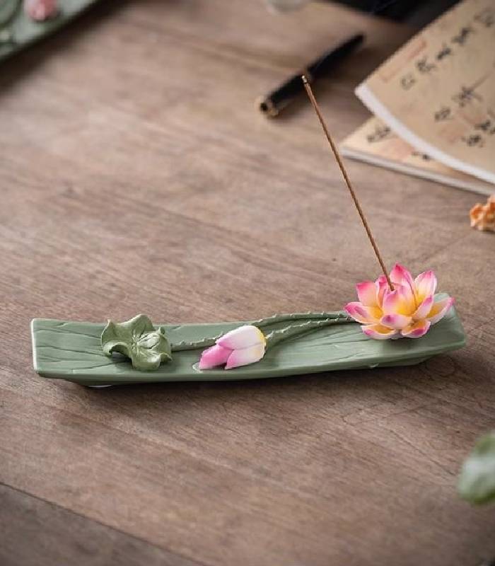 荷花700800-2 Lotus Ceramic Incense Holder - Image 2
