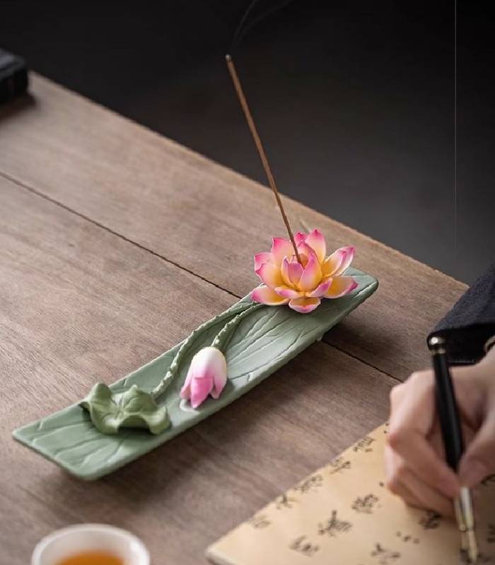 荷花700800-3 Lotus Ceramic Incense Holder - Image 3